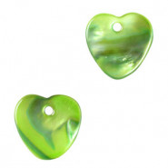 Shell charm round 8mm Heart 9-11mm Spring green